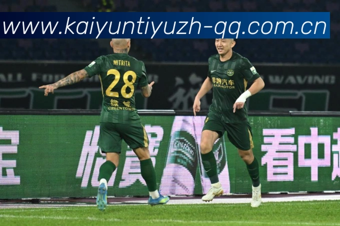冰球明星塔瓦雷斯的精彩赛场表现与职业生涯成长观察:最新赛事动态与深度分析 冰球明星塔瓦雷斯的精彩赛场表现与职业生涯成长观察:最新赛事动态与深度分析