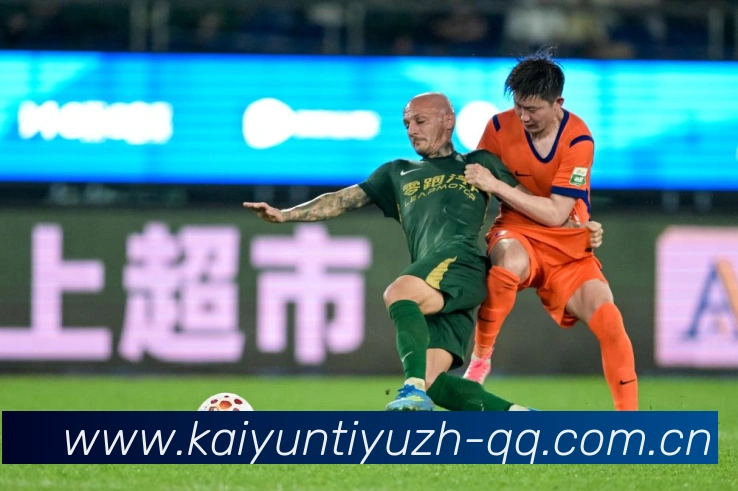 拜仁领先巴萨争夺斯基拉戈登夏窗可能离队战术观察:最新赛事动态与深度分析 拜仁领先巴萨争夺斯基拉戈登夏窗可能离队战术观察:最新赛事动态与深度分析